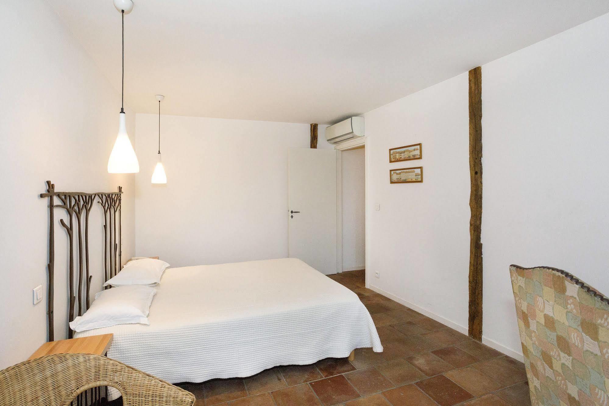 Logis - Restaurant Du Midi Hotel 3*